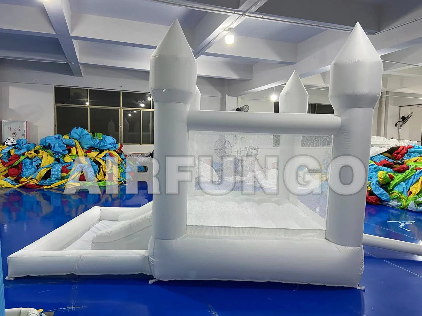 Kids 9x9x7ft Soft Play White Bounce House With Slide Ball Pit Party Customization Inflatable Mini Bouncy Castle With Blower
